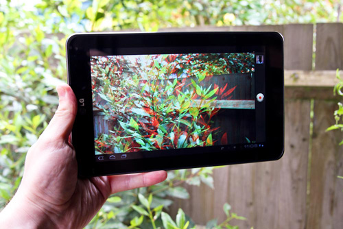 LG Optimus Pad - tablet 'đỉnh' cho tín đồ 3D