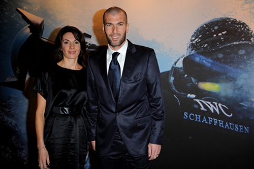 Hậu trường - Zidane tặng vợ cả một... đội bóng