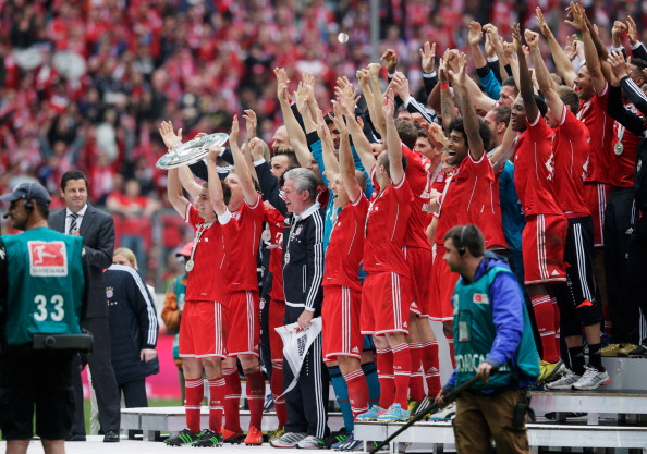 Bóng đá Quốc tế - Chùm ảnh: Chiến thắng trên sân nhà, Bayern đón Đĩa bạc hoàn hảo (Hình 4).