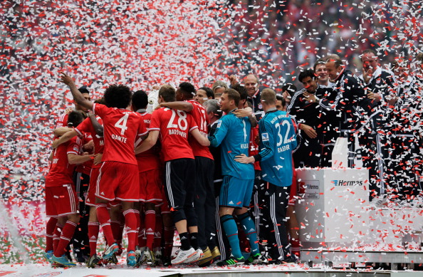 Bóng đá Quốc tế - Chùm ảnh: Chiến thắng trên sân nhà, Bayern đón Đĩa bạc hoàn hảo (Hình 7).
