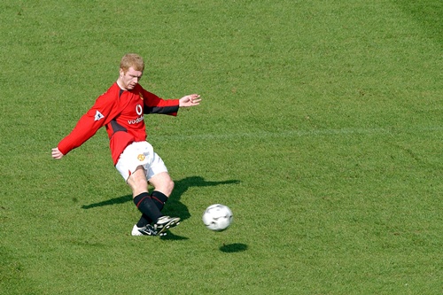Bóng đá Quốc tế - 20 năm sự nghiệp huy hoàng của Paul Scholes (Hình 12).