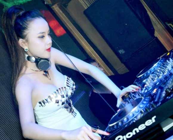 Hậu trường - Chân dung nữ DJ xinh đẹp mới gia nhập làng WAGs Việt Nam (Hình 2).