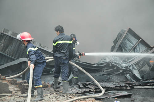 Xã hội - Tin nóng chiều 25/5: Khói lửa ngút trời tại KCN Bắc Ninh
