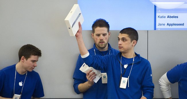 Công nghệ - Nhân viên Apple thu nhập trên 124.000 USD một năm