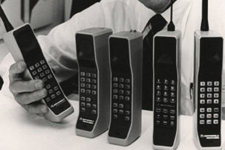 Hình ảnh 40 năm chiếc điện thoại di động đầu tiên ra đời và những sự thật thú vị số 2