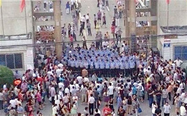 Xã hội - 800 học sinh Trung Quốc nổi loạn đòi quay cóp