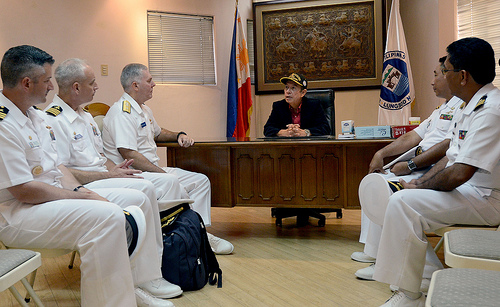 Tiêu điểm - Ảnh 'nóng' của Hải quân Mỹ và Philippines