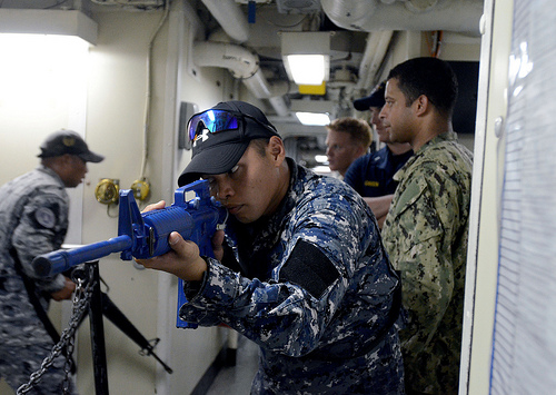 Tiêu điểm - Ảnh 'nóng' của Hải quân Mỹ và Philippines (Hình 6).