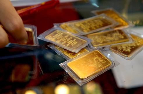 Tiêu dùng & Dư luận - Giá vàng giảm 300 nghìn đồng/lượng so với hôm qua
