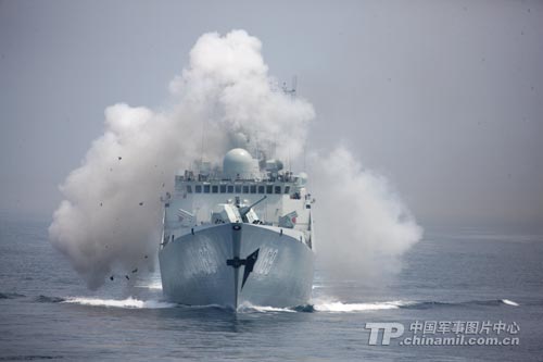 Tiêu điểm - Ảnh: Tàu chiến Nga - Trung nhả đạn trên biển (Hình 7).