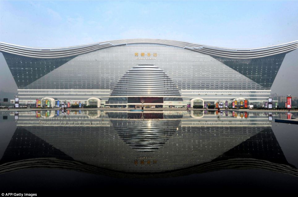 Bất động sản - Ảnh: Bên trong tòa nhà lớn nhất thế giới tại Trung Quốc (Hình 3).