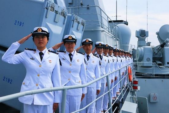 Tiêu điểm - Nữ thủy thủ Trung Quốc nổi bật trong tập trận Nga - Trung