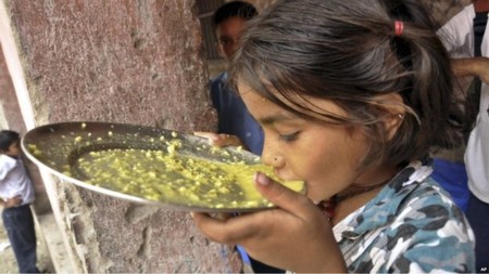 Ấn Độ 27 người chết vì thuốc diệt côn trùng