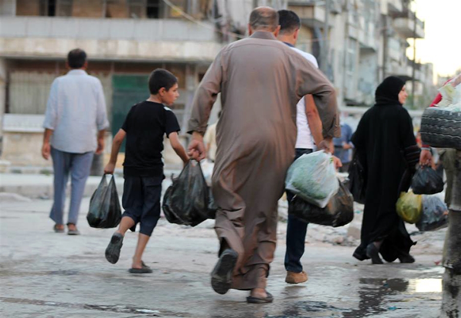 Tiêu điểm - Dân thường Syria kiếm ăn trên 'con đường tử thần' (Hình 3).
