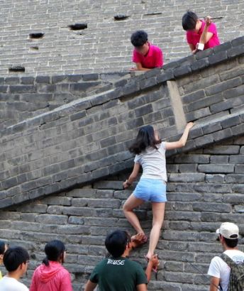Lạ & Cười - Tại sao khách du lịch Trung Quốc thiếu văn minh? (Hình 2).