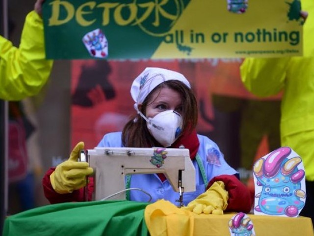 Phát hiện hóa chất độc hại trong quần áo Trung Quốc cho trẻ em