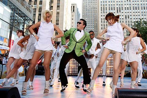 Hình ảnh Cơn sốt Gangnam Style vượt mốc 2 tỷ lượt xem trên Youtube số 3
