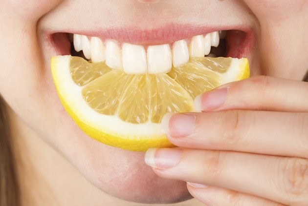 Hình ảnh 5 cách đơn giản làm sạch mảng bám, trắng răng nhanh chóng số 1