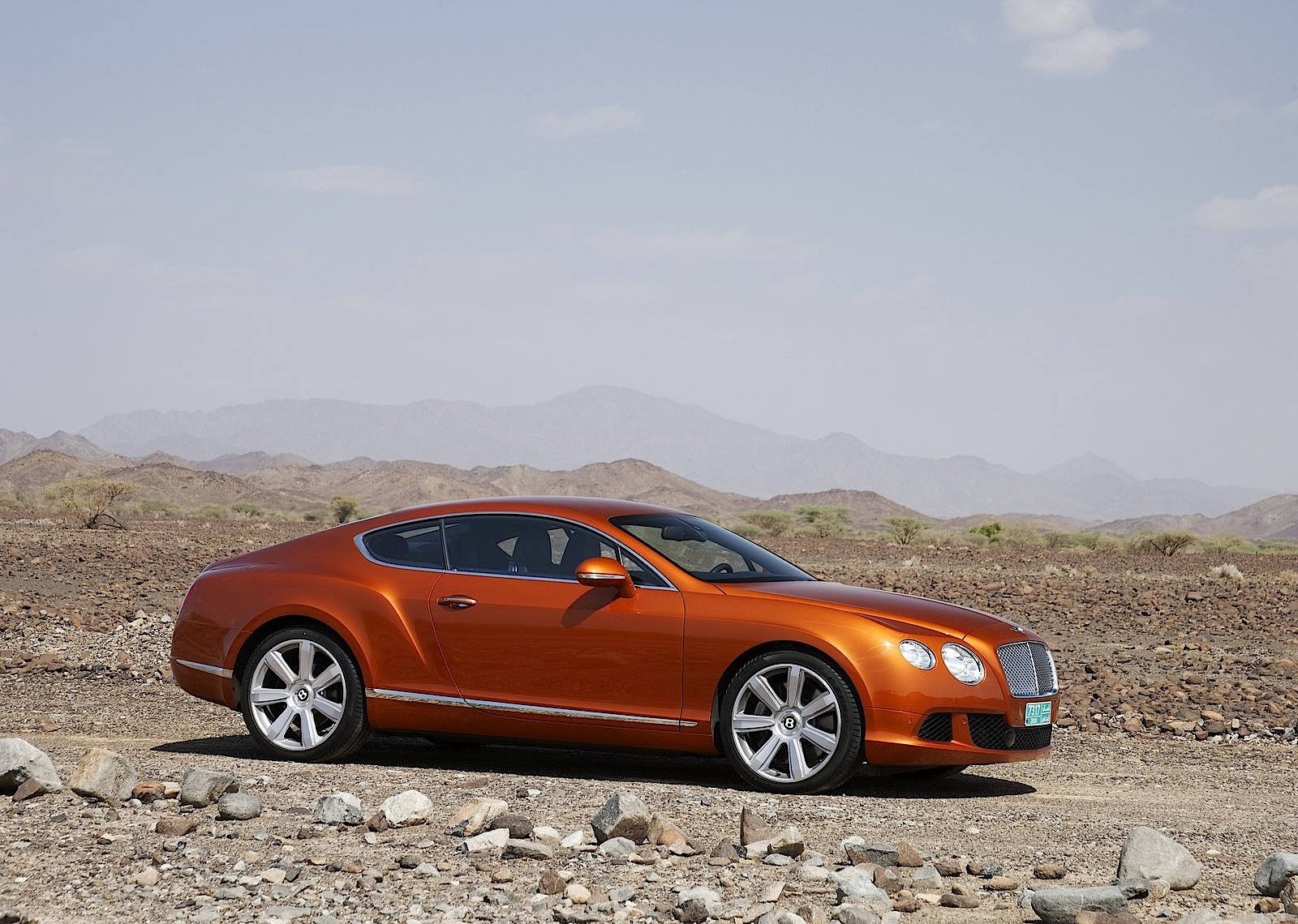 Hình ảnh Bentley GT của hoa hậu Khánh My có gì hấp dẫn? số 3