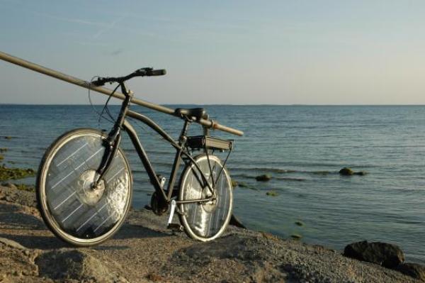 Hình ảnh Xe đạp điện đầu tiên chạy bằng năng lượng mặt trời số 1