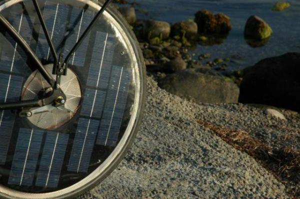 Hình ảnh Xe đạp điện đầu tiên chạy bằng năng lượng mặt trời số 2