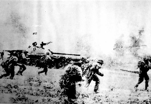 Hình ảnh Diễn biến ác liệt của chiến dịch công phá “cánh cửa thép” Xuân Lộc 40 năm trước số 1