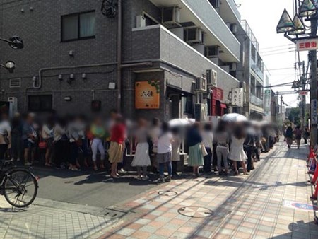 20150526084133 cafe4 Quán café “cơ bắp” hút phái nữ tại Nhật Bản