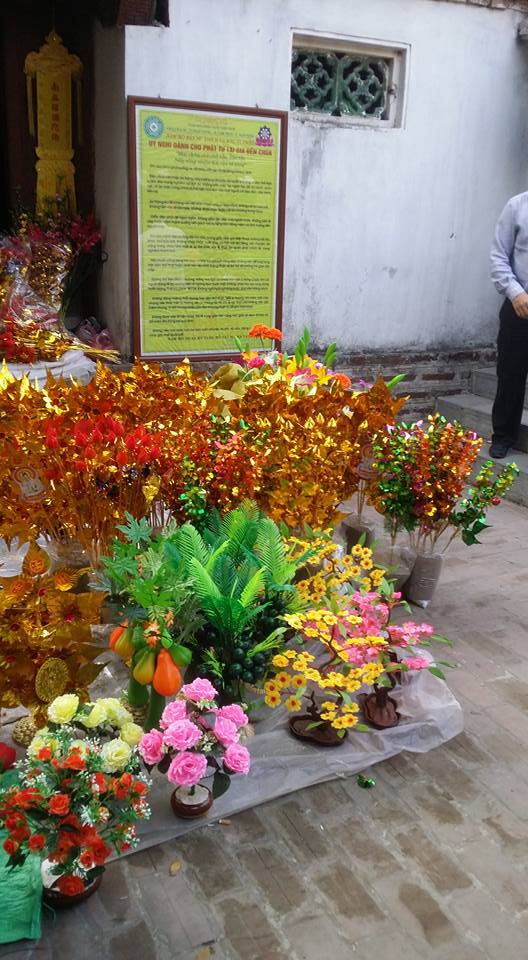 Hình ảnh Chợ Viềng Nam Định chật cứng người mua may, bán rủi số 9
