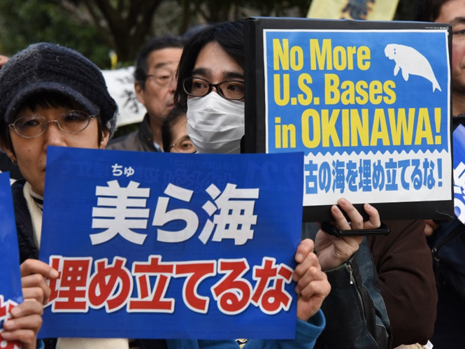 Hình ảnh Nhật Bản: Hàng chục nghìn người biểu tình phản đối xây căn cứ quân sự Mỹ số 2