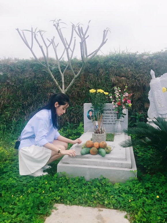 Hình ảnh Chi Pu đăng ảnh tới viếng mộ Trần Lập, Thanh Tùng tại Phú Thọ số 1