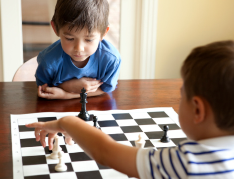 Hình ảnh Vì sao nên khyến khích trẻ chơi cờ vua? số 1