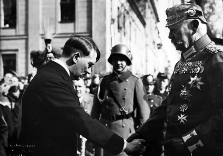 Hình ảnh Hitler trở thành kẻ độc tài khét tiếng như thế nào? số 2