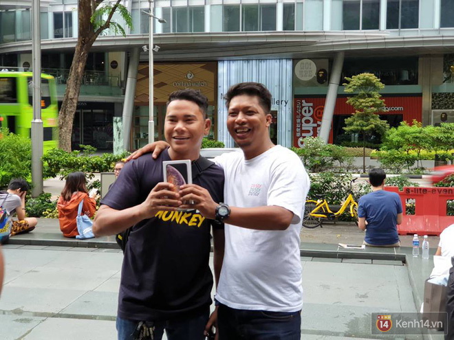Vừa mua được iPhone mới, dân buôn Việt Nam đã nháo nhào bán lại máy giá gốc nhưng chẳng ai thèm ngó ngàng - Ảnh 8.