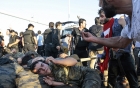 Hình ảnh cảnh sát cứu binh sĩ bị kẹt trong cuộc đảo chính ở Thổ Nhĩ Kỳ