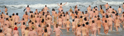 400 người tắm nude trong nước biển lạnh, Chuyện lạ, Phi thường - kỳ quặc, chuyen la,chuyen la co that,chuyen la the gioi,nude,tam nude,tap nude tap the