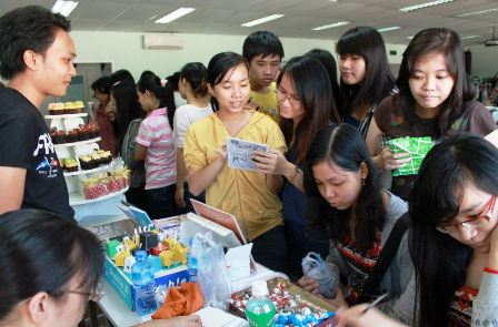 SV có thể chủ động kiếm thu nhập từ nhiều chương trình, hội chợ cuối năm