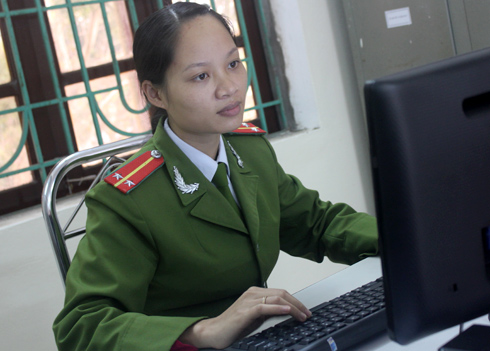 Trung úy Đỗ Thị Hải Yến. Ảnh: Việt Dũng.