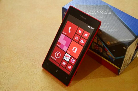 Lumia 520 và Lumia 525, chọn điện thoại nào?  6