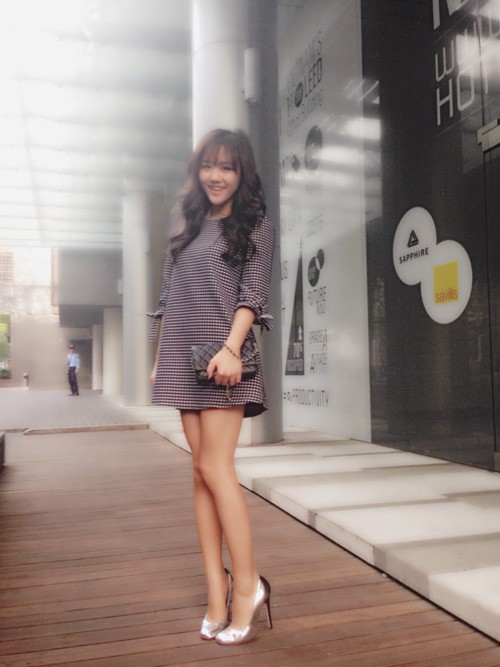Thời trang thường ngày tươi trẻ của Văn Mai Hương 11 Thời trang thường ngày tươi trẻ của Văn Mai Hương 11