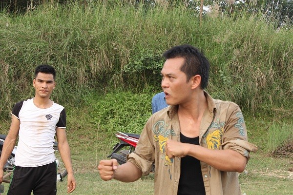 NSƯT Trung Hiếu lần đầu khoe tài võ thuật trong phim hài 5 NSƯT Trung Hiếu lần đầu khoe tài võ thuật trong phim hài 5