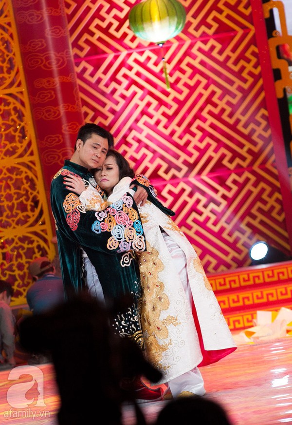 Táo Y Tế Vân Dung đu mình trên dây 'Táo Y Tế' Vân Dung đu mình trên dây 5