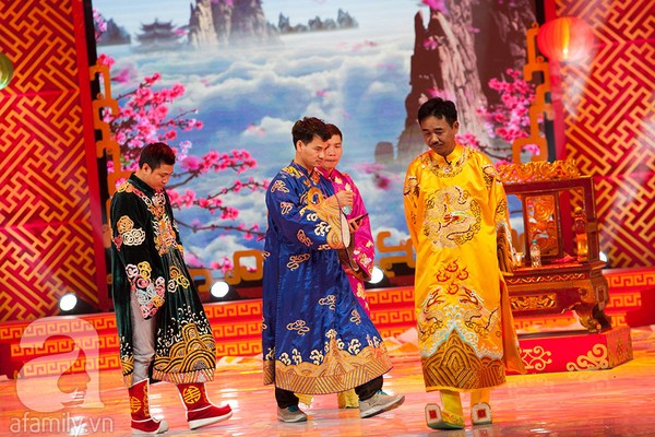 Táo Y Tế Vân Dung đu mình trên dây 'Táo Y Tế' Vân Dung đu mình trên dây 10