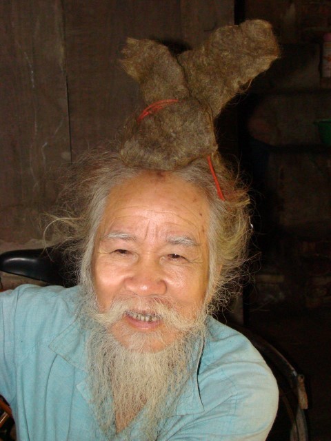 Dị nhân có mái tóc rồng nổi tiếng Hội Lim