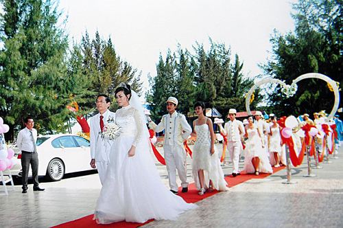 Hình ảnh chưa công bố đám cưới đại gia Lê Ân và vợ trẻ 9