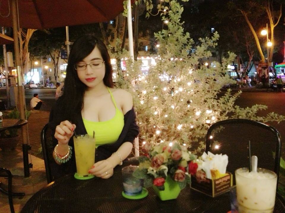 Elly Trần, hot girl ngực khủng, Hàn Quốc, Trung Quốc, Thái Lan, vòng 1, Hotgirl ngực khủng Elly Trần