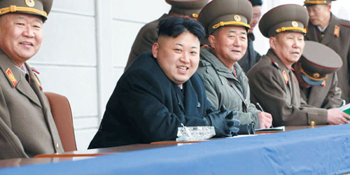 Kim Jong-un xem đấu súng tại một trường quân sự ở Bình Nhưỡng vào ngày 12/3 (Ảnh: Rodong Sinmun)