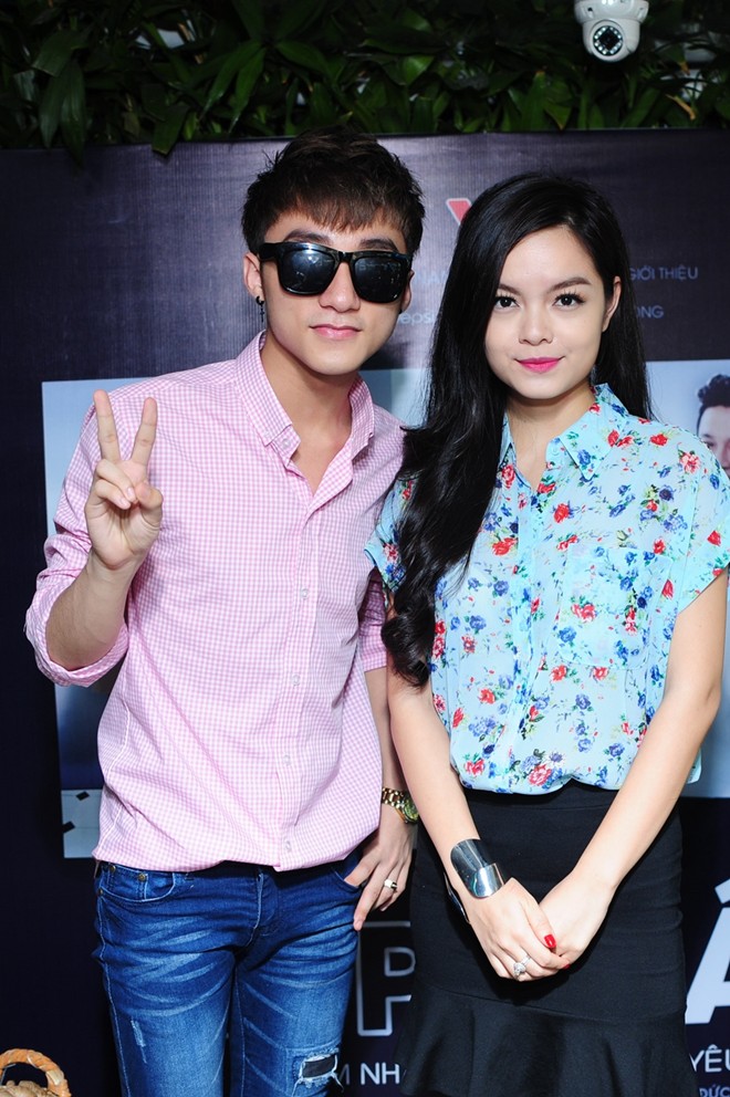 Sơn Tùng M-TP nổi bật trong buổi ra mắt phim 'Bếp hát' Sơn Tùng M-TP nổi bật trong buổi ra mắt phim Bếp hát 7