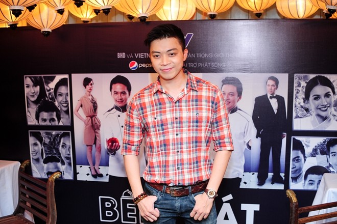 Sơn Tùng M-TP nổi bật trong buổi ra mắt phim 'Bếp hát' Sơn Tùng M-TP nổi bật trong buổi ra mắt phim Bếp hát 11