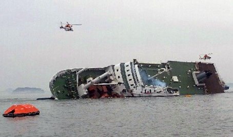 Hàn Quốc giải cứu thành công 338 giáo viên và học sinh vụ chìm phà 6