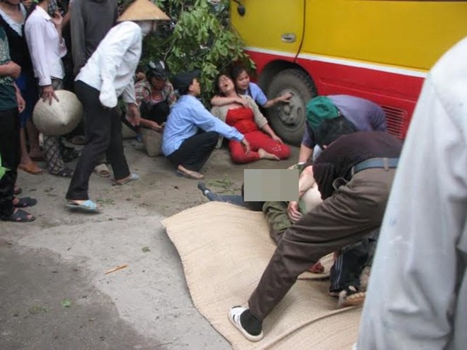 Hiện trường vụ tai nạn kinh hoàng, 2 người chết ở Thanh Hóa
